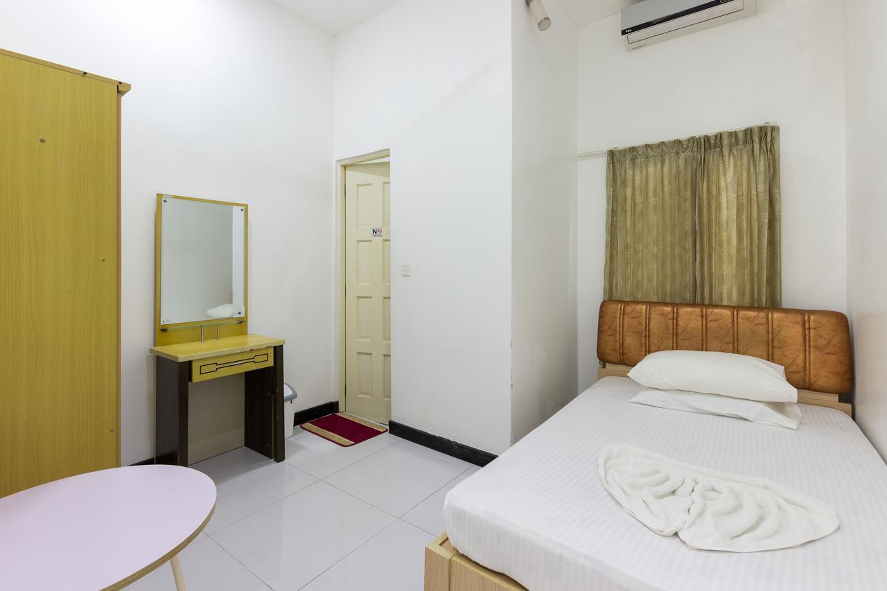 Surf Trip Maldives Hotel Thulusdhoo Exterior photo