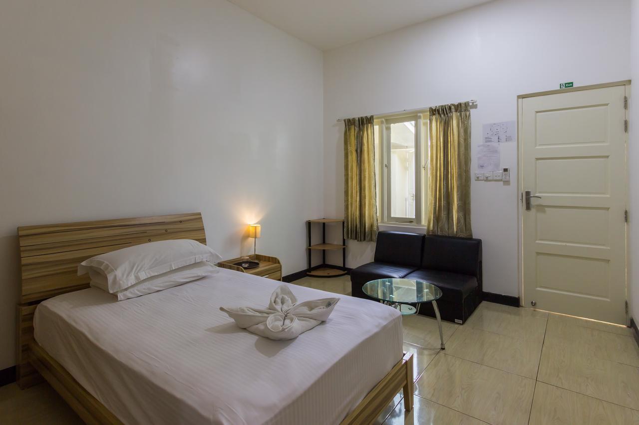 Surf Trip Maldives Hotel Thulusdhoo Exterior photo