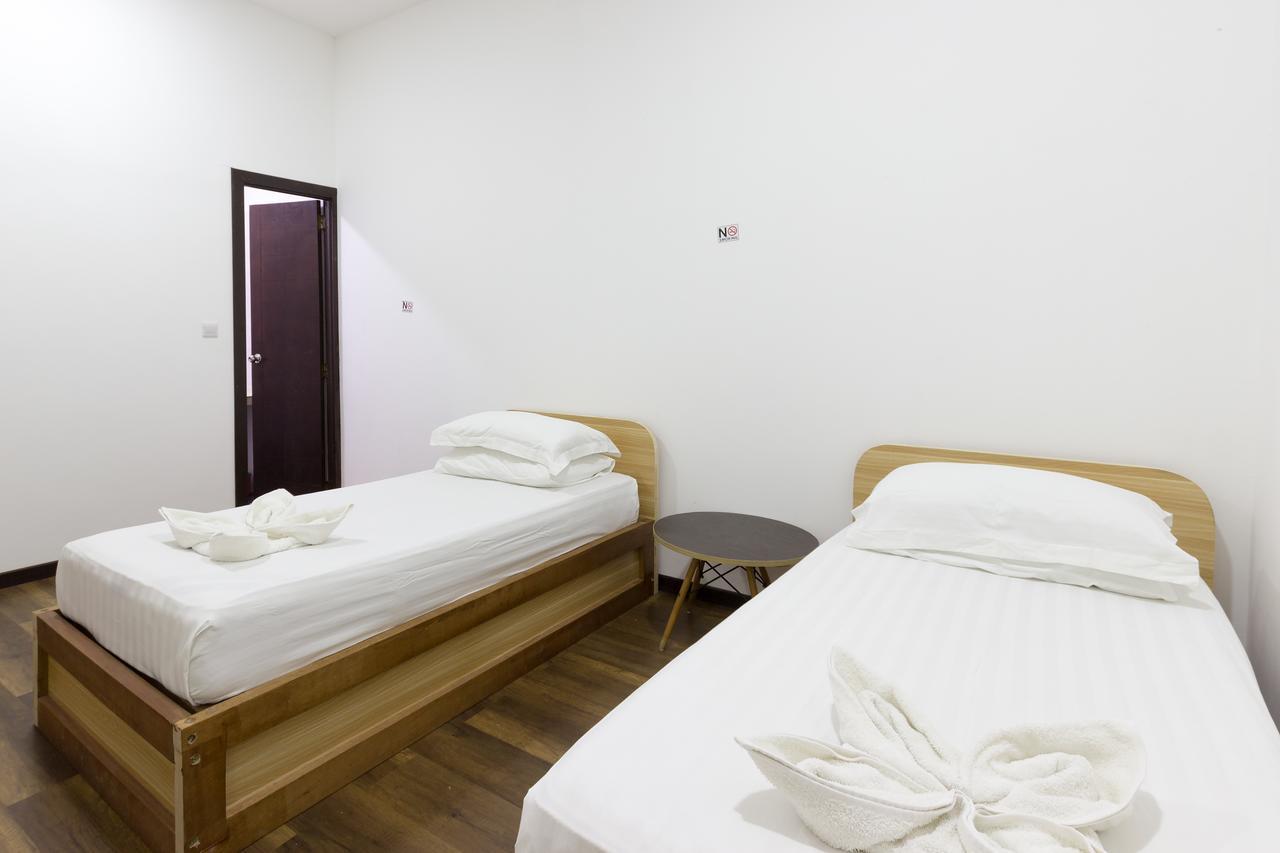 Surf Trip Maldives Hotel Thulusdhoo Exterior photo